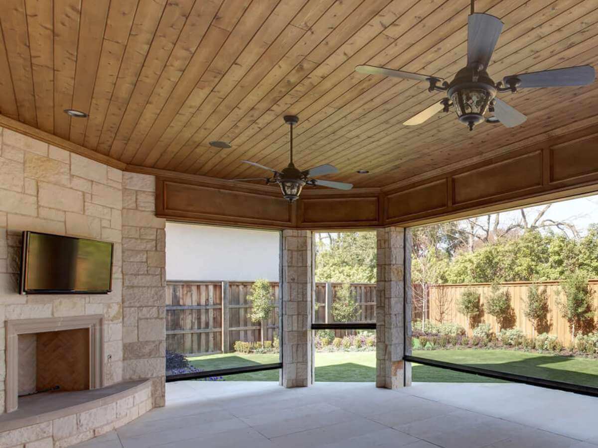 Today’s exterior window coverings are anything but bulky. With retractable designs and slim roller casings, they stay discreet when unused and look sharp when extended.